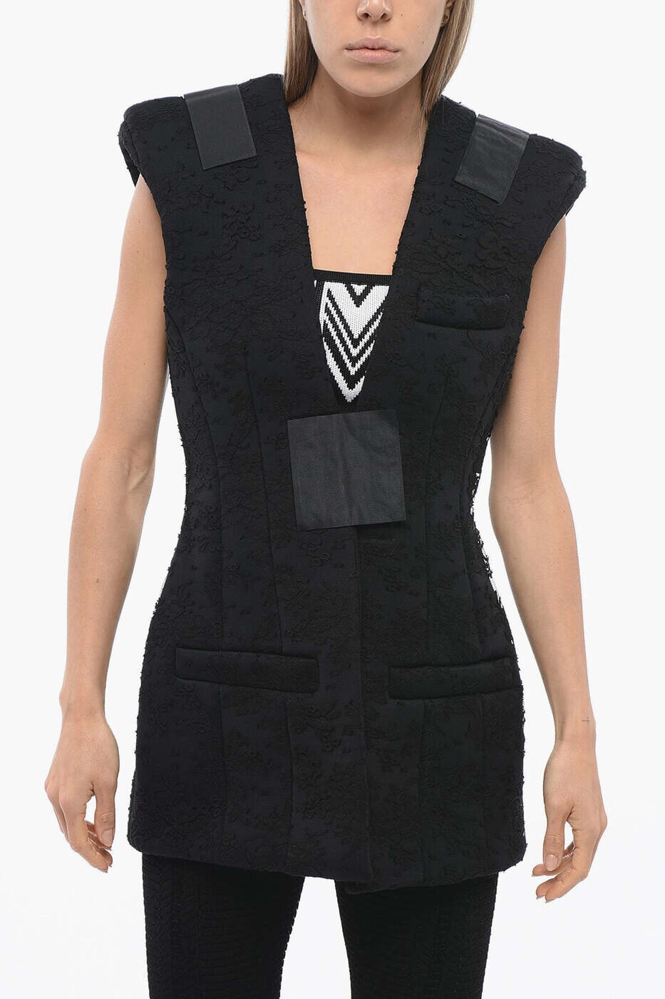 バルマン BALMAIN ウエストコート ベスト レディース ブラック Waistcoats YF0SA165MB82 0PA 関税 送料無料 2026SS dk