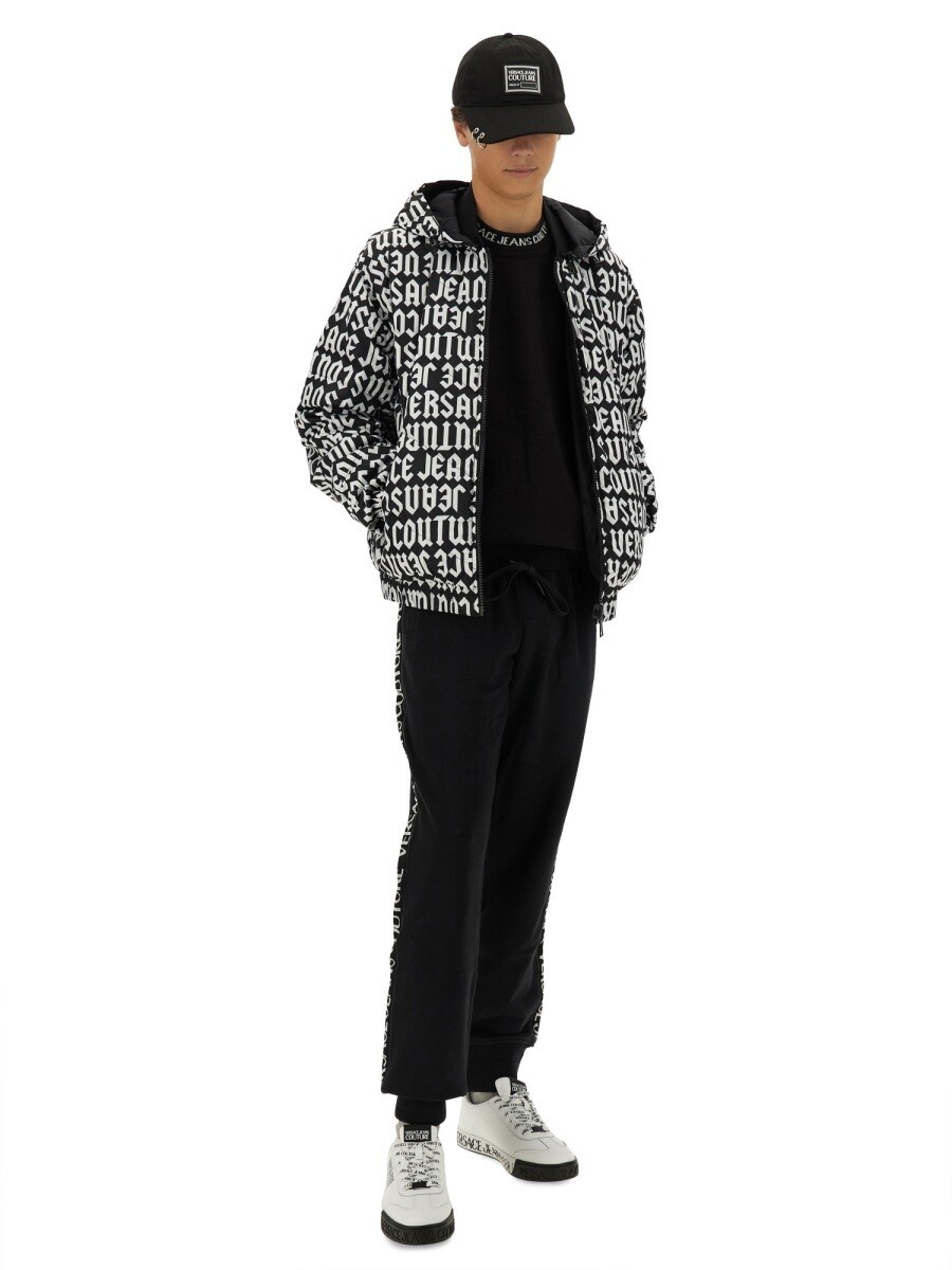 ヴェルサーチ ジーンズ クチュール VERSACE JEANS COUTURE トラックスーツ セットアップ メンズ ブラック TRACK SUITS 332797 関税 送料無料 2024AW el courage-store-21640877 BRANDSHOP「il Tesoro」 サンプル画像2