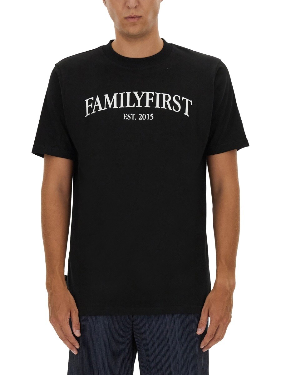 Rakuten - ファミリー ファースト FAMILY FIRST Tシャツ メンズ ブラック T-shirts 335899 関税 送料無料 2024AW el