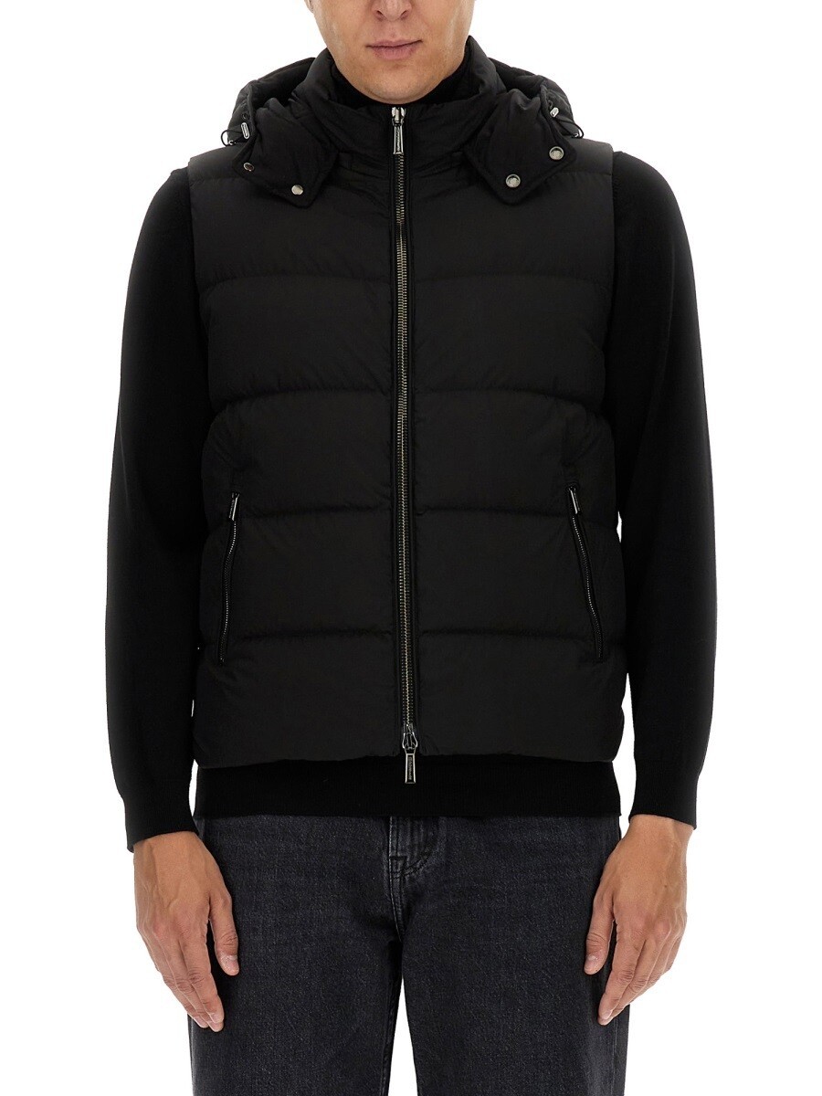 ムーレー MOORER ジレ ベスト メンズ ブラック Vests 366465 関税 送料無料 ラッピング無料 2025AW el