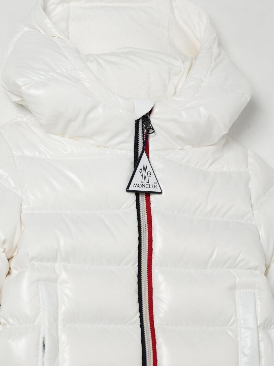 ��󥯥졼�� MONCLER ���㥱�å� �٥ӡ� �ۥ磻�� Jacket 1A00002597Z8 ���� ����̵�� ��åԥ�̵�� 2025AW gi