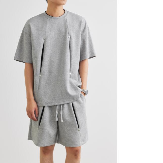 Rakuten - メンズ セットアップ 半袖Tシャツ ハーフパンツ 上下セット ジャージ風 スウェット ルームウェア スポーツウェア カジュアル 夏服 涼しい おしゃれ 部屋着 外出 ワンマイルウェア グレー ジム 運動 快適 大きいサイズ M L XL XXL 3XL