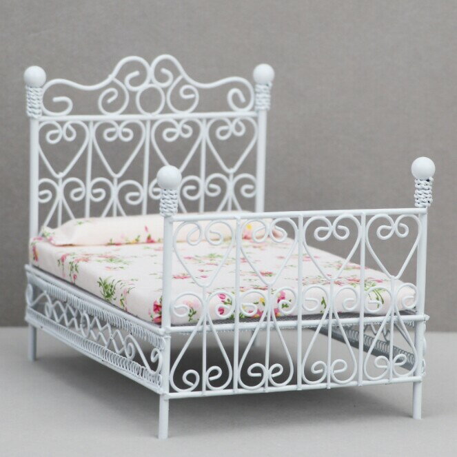 Rakuten - ミニ 家具模型 1:12 ダブルベッド 鉄芸 置物 ドールハウス bq1754