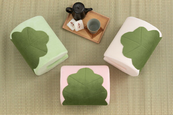 クッション 腰当て 枕 肘置き 背もたれ かわいい ポップ 和風 おもち 可愛い U字 足置き コンパクト ギフト プレゼント 軽量 リラックス デスク 寝室 お昼寝 仮眠 もちもち ふかふか サポート 作業