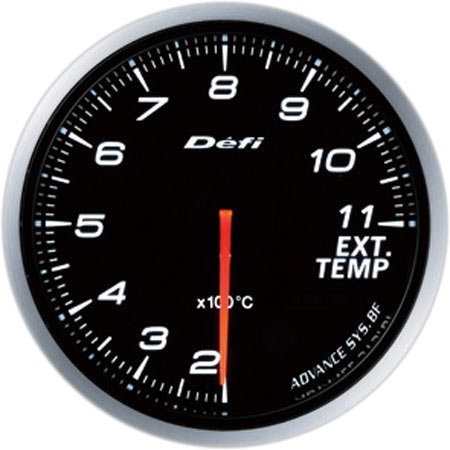 排気温度計 フルスロットルで走ることの多いスポーツ走行では、ターボチャージャー及びその周辺のエキゾーストなどが非常に高温になります。 チューンドエンジン、特にターボエンジンにとって、排気温度はセッティングを煮詰めるうえで重要なポイントです。 排気温度計は、エンジンの燃焼室内の混合気が正常に燃焼されているか否かを確認するメータです。 特に高速走行時は、最良の混合状態が要求され、少しでもアンバランスになるとエンジンやターボチャージャーの不調や破損を招く恐れがあります。 排気温度計は、エンジンの好不調のバロメーター、あるいは、燃料のセッティング用として重宝です。　