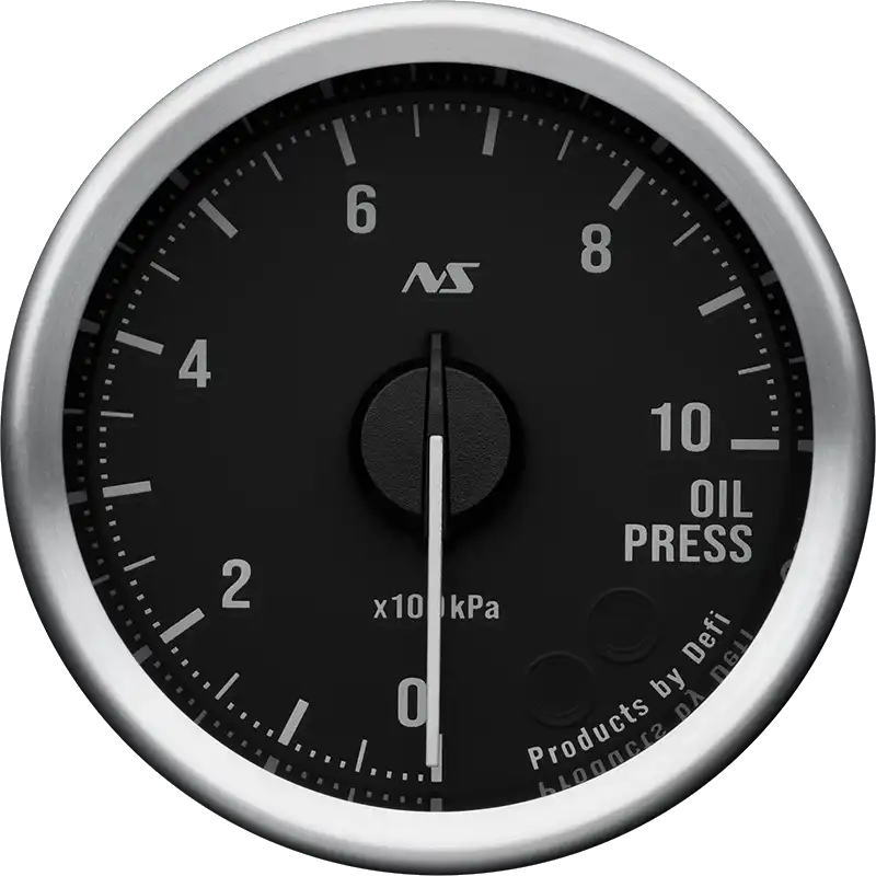 油圧計 （表示範囲：0kPa～1000kPa） Defi-Link Meter ADVANCE RSII(アールエスセカンド)はDefi-LinkアドバンスコントロールユニットSEまたはアドバンスコントロールユニットに接続して使用するリンクメーターです。 RSIIメーターは、昼間は文字板の印刷、夜間は照明を後ろから透過させて文字や目盛りを表現するメーターです。 ご使用の際は別売りのDefi-Link ADVANCE Control Unit(デフィリンク アドバンスコントロールユニット)が必要です。 ターボ計/インマニ計・油圧計・燃圧計・油温計・水温計・排気温度計・タコメーターがあり、それぞれに白文字板、黒文字板があります。また、サイズはΦ52mmとΦ60mmがあります(タコメーターはΦ60のみ)。 白文字板の夜間照明は80sグリーンまたは90sレッドの2色、黒文字板の夜間照明は80sグリーンまたは70sホワイトの2色があります。　※色の切り替え機能はありません 1台のADVANCEコントロールユニットに最大7台までメーターを接続することができます。　