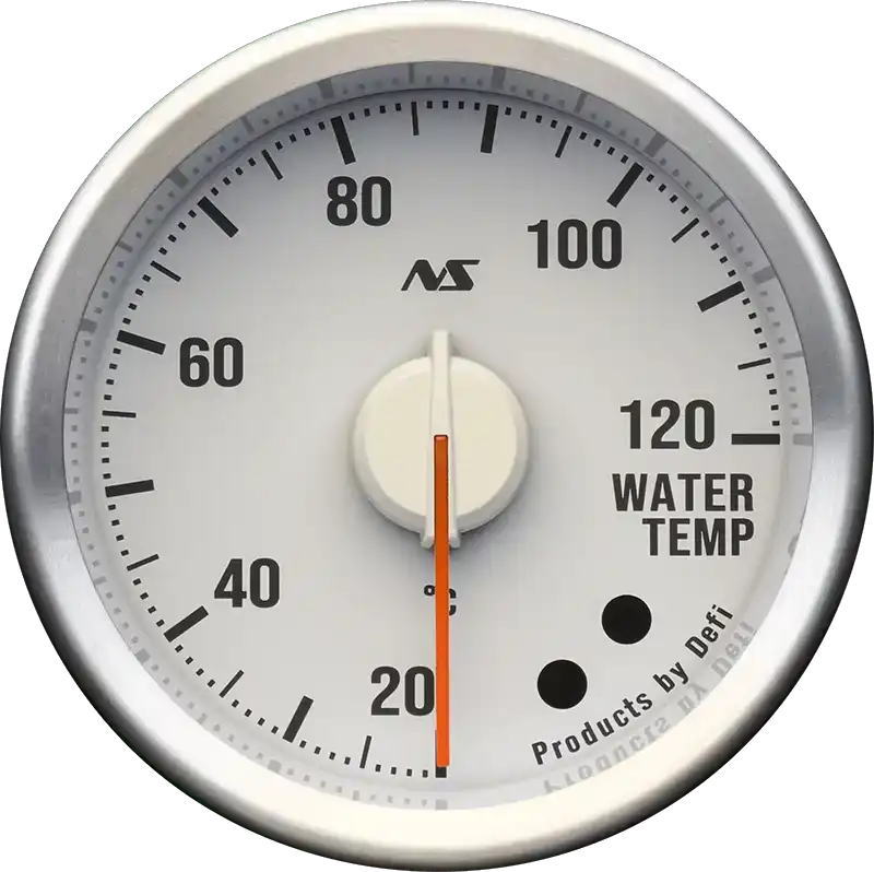 水温計 （表示範囲：20℃～120℃） Defi-Link Meter ADVANCE RSII(アールエスセカンド)はDefi-LinkアドバンスコントロールユニットSEまたはアドバンスコントロールユニットに接続して使用するリンクメーターです。 RSIIメーターは、昼間は文字板の印刷、夜間は照明を後ろから透過させて文字や目盛りを表現するメーターです。 ご使用の際は別売りのDefi-Link ADVANCE Control Unit(デフィリンク アドバンスコントロールユニット)が必要です。 ターボ計/インマニ計・油圧計・燃圧計・油温計・水温計・排気温度計・タコメーターがあり、それぞれに白文字板、黒文字板があります。また、サイズはΦ52mmとΦ60mmがあります(タコメーターはΦ60のみ)。 白文字板の夜間照明は80sグリーンまたは90sレッドの2色、黒文字板の夜間照明は80sグリーンまたは70sホワイトの2色があります。　※色の切り替え機能はありません 1台のADVANCEコントロールユニットに最大7台までメーターを接続することができます。　