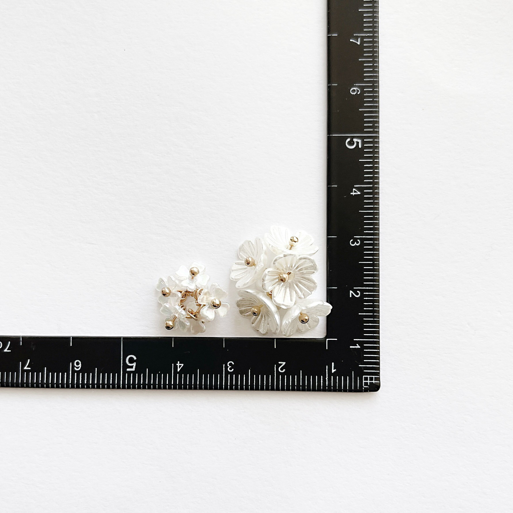 フラワーチャーム【●個入】手芸アクリルアクセサリーパーツハンドメイド韓国|花ビーズフラワーイヤリングチャーム手作りピアスバッグマスクチャームストラップピアリングオリジナルハンドメイドヘアアクセサリー秋冬問屋卸