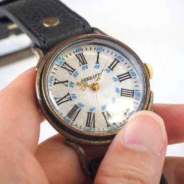 【あす楽】ARKRAFT（アークラフト）手作り腕時計“Drake Large” ホワイトシェル文字盤 ブルードット プレミアムストラップ レブロン ブラック [AR-C-019-WH-BLREV-BLACK] ハンドメイドウォッチ 手作り 本革ベルト ホワイト クオーツ アナログ 日本製 国産