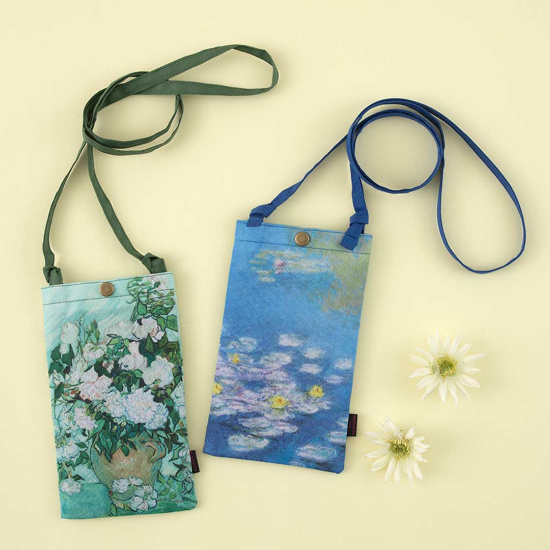 樂天商城 - 完成品 ｜名画スマホショルダーバッグ2種セット［ゴッホ・ホワイトローズ柄／モネ・睡蓮柄］ ｜ スマホケース ポーチ ポシェット ミニバッグ 旅行用 2種 名画 ゴッホ モネ ペットボトルホルダー