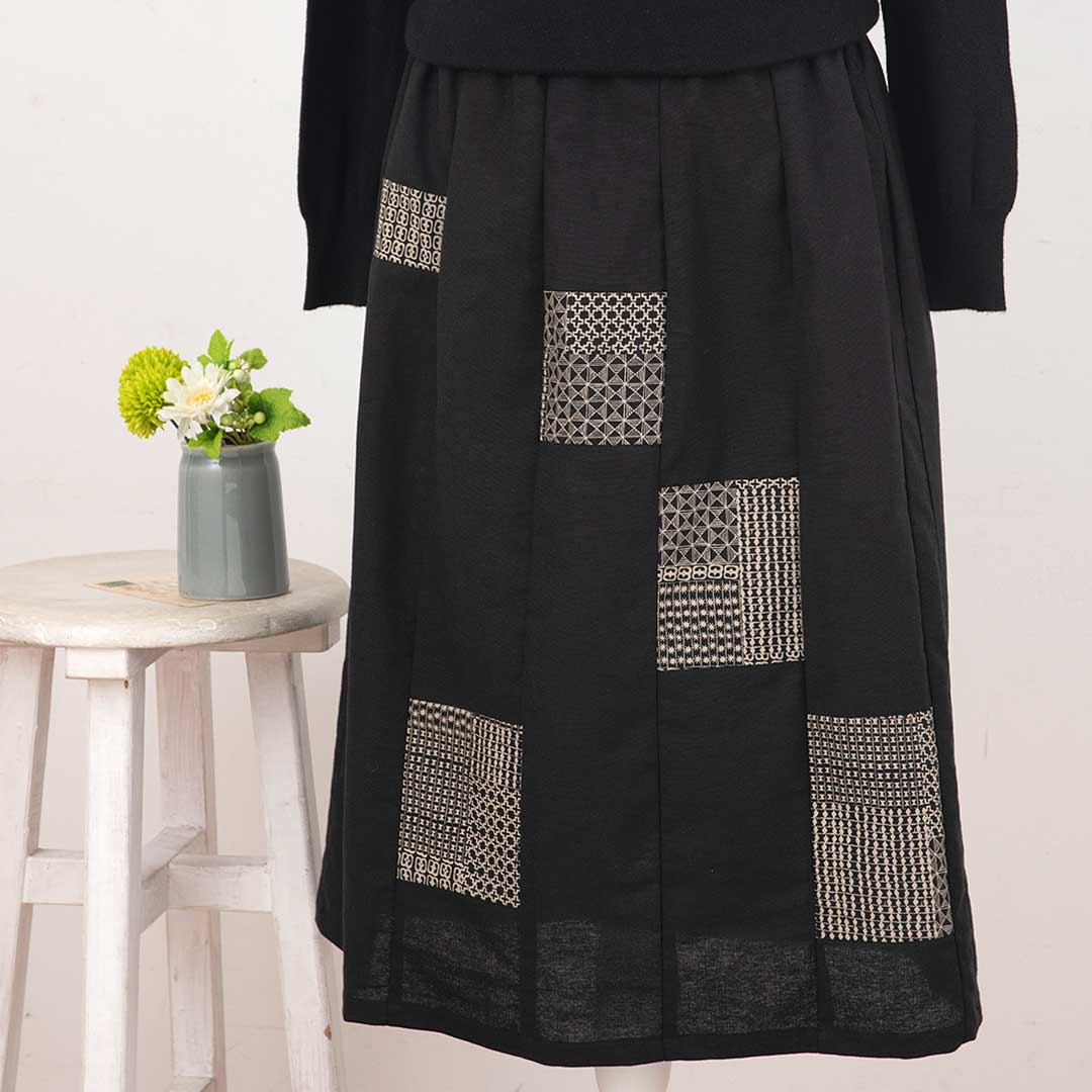 ポイント5倍：11/27 01:59まで【ソーイングキット】伝統文様柄をあしらったスカート | レディース おしゃれ タック入り フレア カジュ..