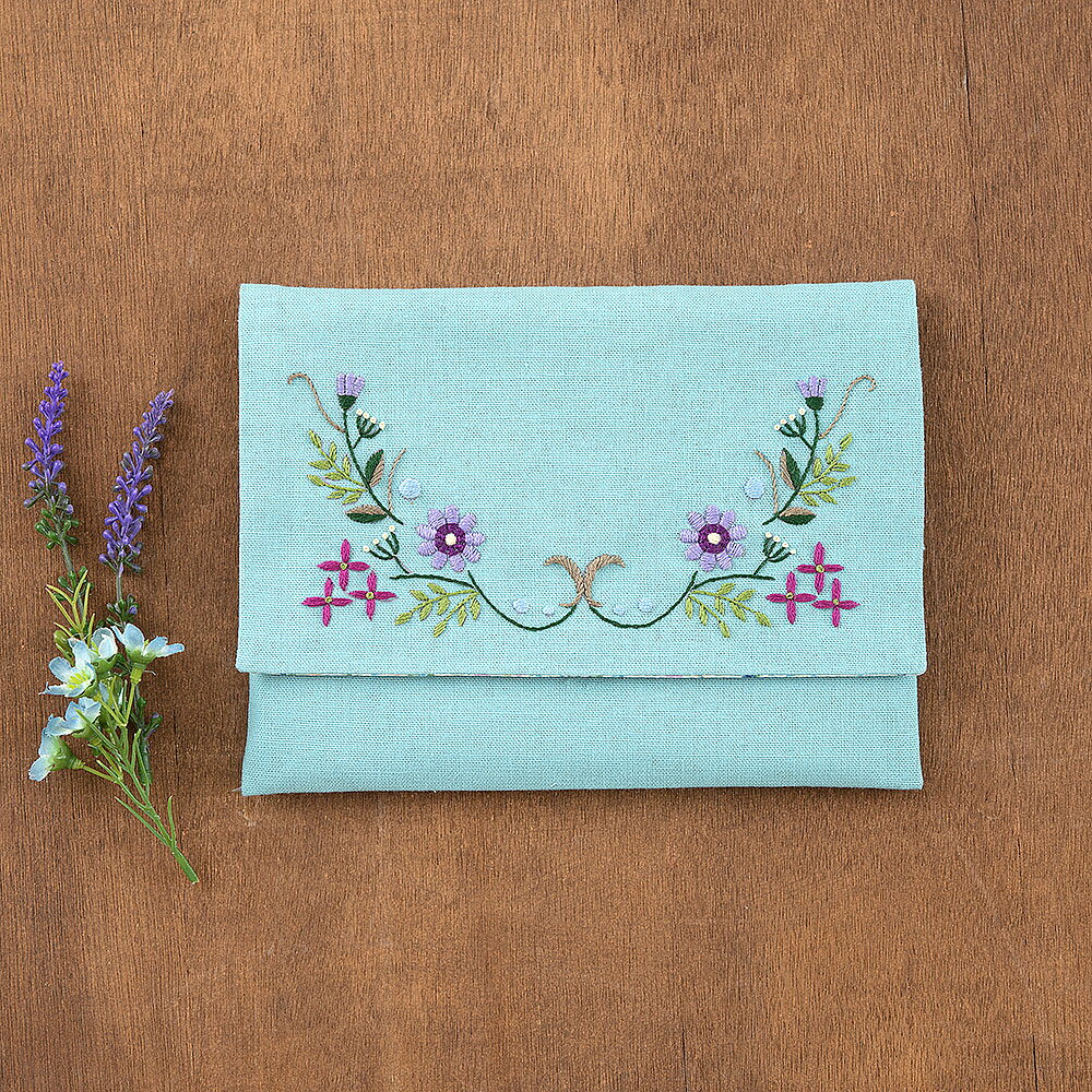Rakuten - 刺繍キット ｜ 暮らしを彩る 花刺繍 ［ 東欧風の野草刺繍の ポーチ ］｜ 刺しゅう 刺繍 ししゅう 刺繍キット 花 草花 野草 ステッチ 手芸 ポーチ
