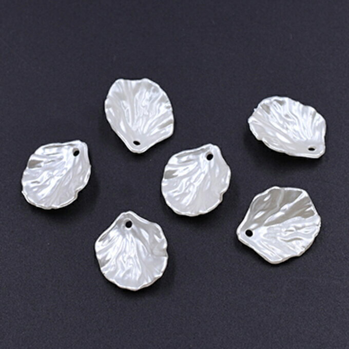 即日発送！アクリルパーツ 花びら 17×19mm ホワイト【50ヶ】