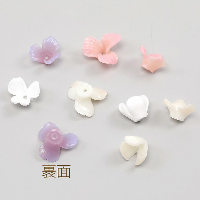 即日発送！立体フラワーパーツ 樹脂ビーズキャップ フラワーチャーム 花座 小花パーツ 三弁花 中心穴あり（10ヶ）