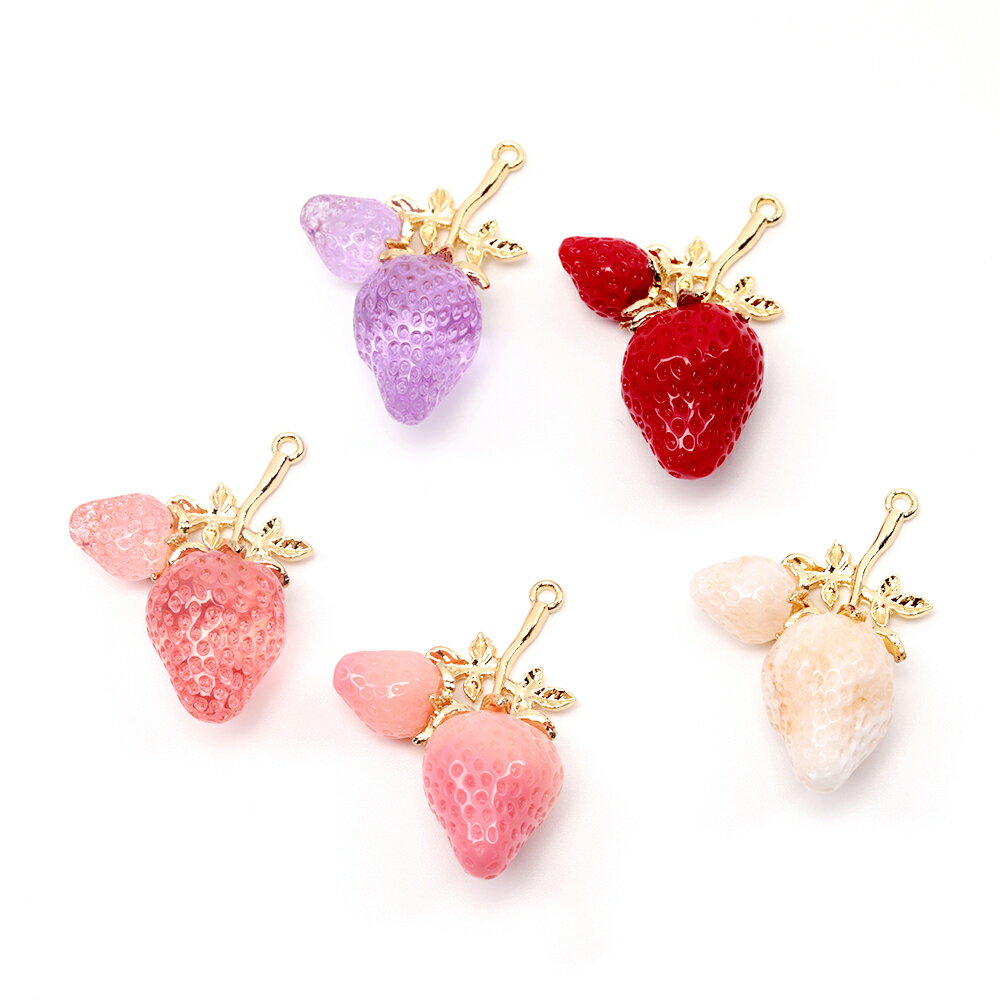 即日発送！いちごチャーム イチゴ ストロベリー クリア いちご 苺 チャーム フルーツ 約15×35mm（1ヶ）