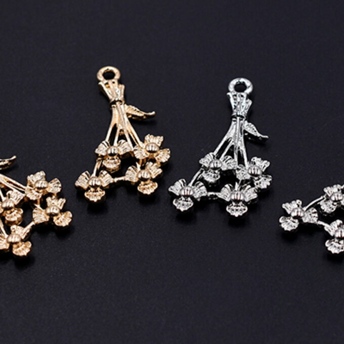 即日発送！フラワーモチーフチャームパーツ 小枝型 ピアス イヤリング ハンドメイドパーツ 1カン 16×28..