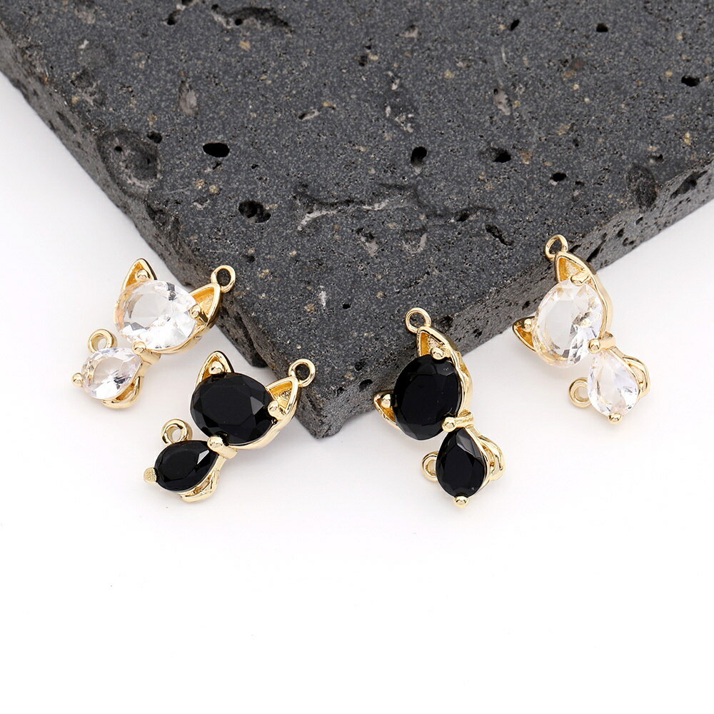 即日発送！ジルコニアチャーム コネクターチャーム 猫 2カン付き 11×19mm ゴールド（1ヶ）