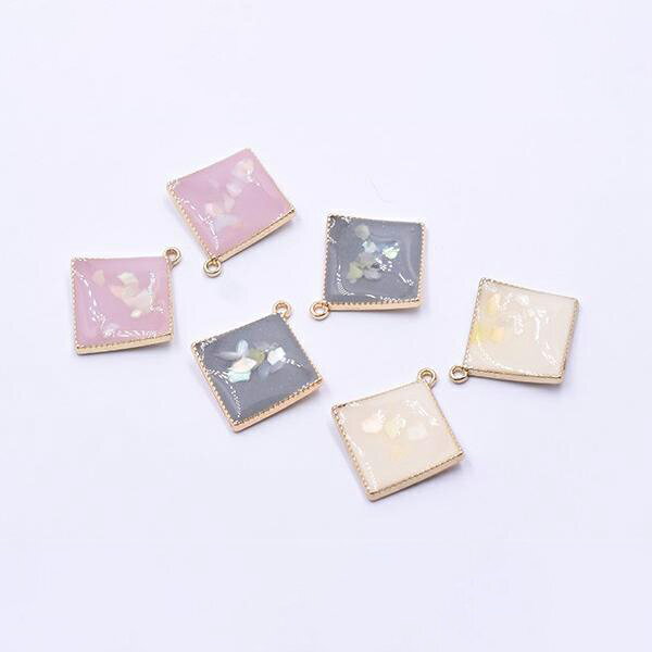 即日発送！レジン調メタルチャーム シェルフレーク入り ウェーブスクエア カン付き 24×27mm ゴールド（4ヶ）