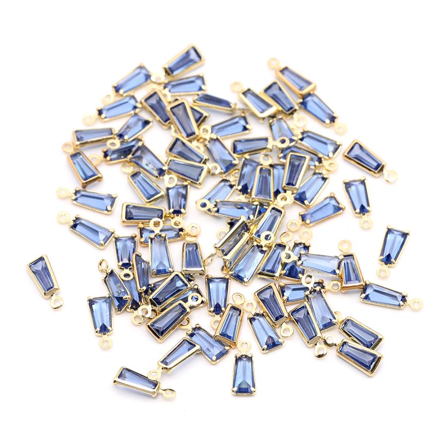 仕　様 サイズ約3.6×9.2mm材　質ジルコニア、銅製 重さ約0.32g//袋 入　数 4ヶ 注意事項 商品の一部には、生産過程上において、歪み・メッキムラ・色ムラ・サビ・多少の柄ずれなどある場合があります。ご返品とご交換は出来かねますので、予めご了承の上ご購入ください。ご理解・ご協力をお願い申し上げます。