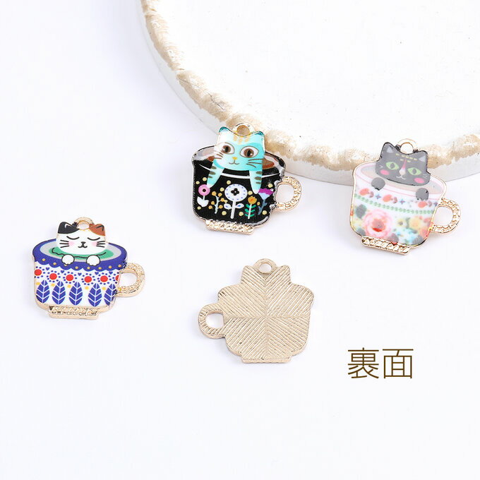 即日発送！レジンチャーム カップ＆猫 カン付き 21×22mm ゴールド