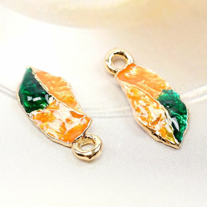 即日発送！ミニチュアフードチャーム メタル製 食品サンプルチャーム フェイクフードチャーム 鮭 しゃけ 1カン付き ゴールド 6×15mm（2ヶ）