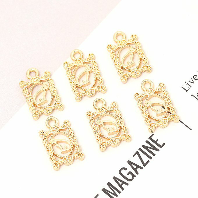 即日発送！メタルフレームチャーム 猫 ネコ ねこ キャット ネコちゃん 1カン付き ゴールド 9×14mm（6ヶ）