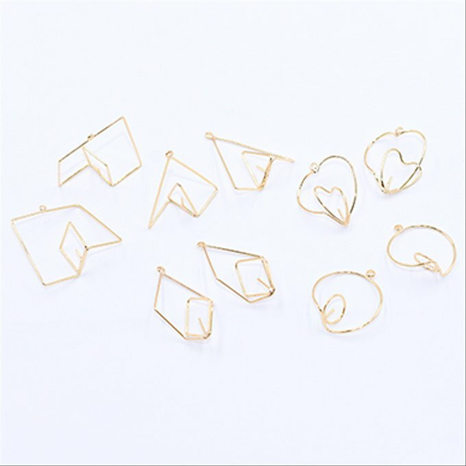 即日発送！高品質立体チャーム 幾何学型 芯立 1カン【2ヶ】