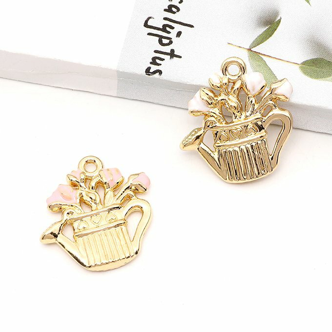 即日発送！エボチャーム ジョウロ＆フラワー 19.5×19.5mm ゴールド（4ヶ）