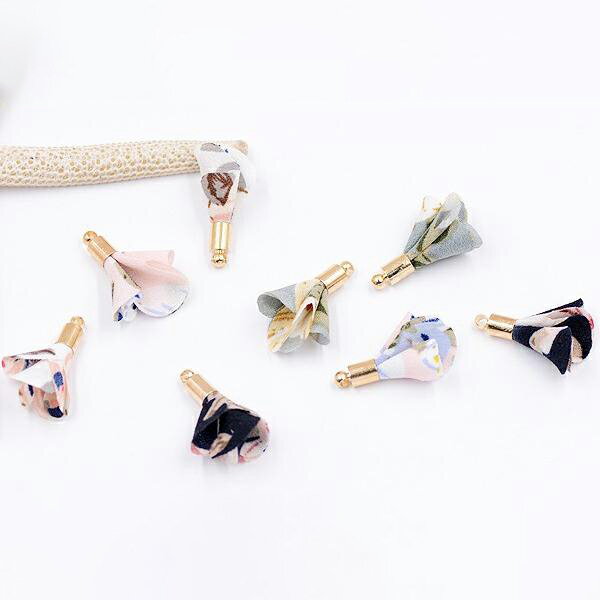 即日発送！タッセルチャーム お花No.11 金具付 ゴールド【10ヶ】