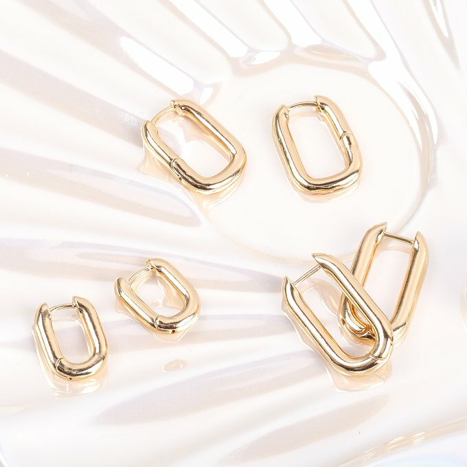 即日発送！高品質デザインピアス フープピアス U字型 ゴールド（2ヶ）