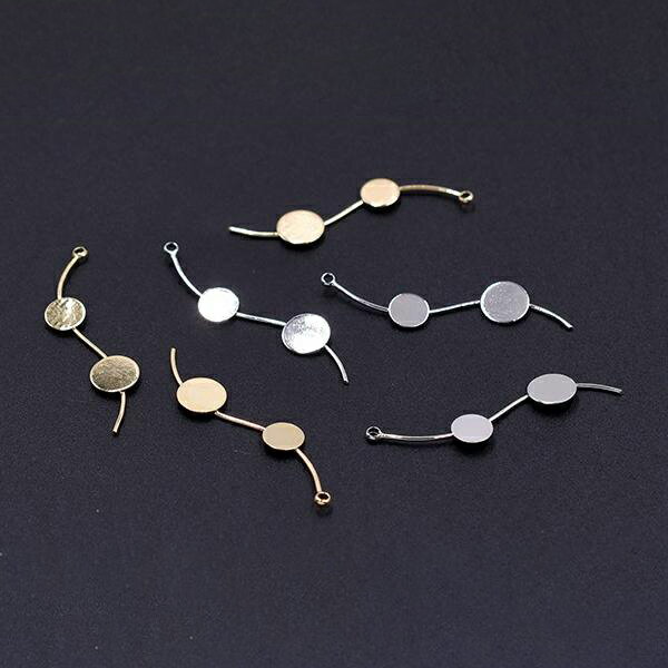 仕　様 サイズ約0.6×32mm材　質銅製 入　数 6ヶ 注意事項 商品の一部には、生産過程上において、歪み・メッキムラ・色ムラ・サビ・多少の柄ずれなどある場合があります。ご返品とご交換は出来かねますので、予めご了承の上ご購入ください。ご理解・ご協力をお願い申し上げます。