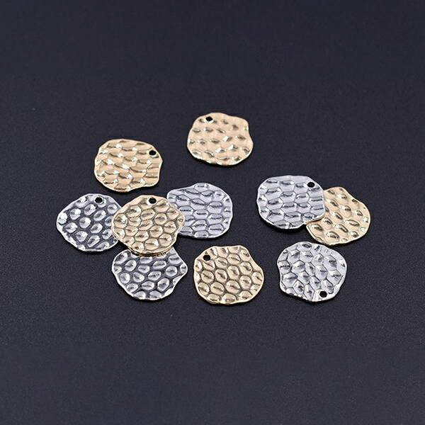 即日発送！メタルパーツ 凹凸模様 変形ラウンド 穴あり 15×16mm（20ヶ）