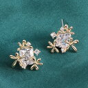 即日発送!デザインピアス ジルコニアストーン付き キャッチ付き 17×19mm ゴールド(2ヶ)