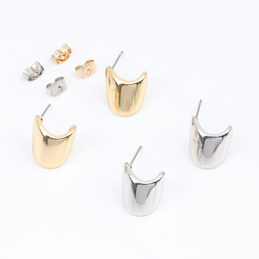 即日発送！デザインピアス 不規則型 12×13mm（2ヶ）