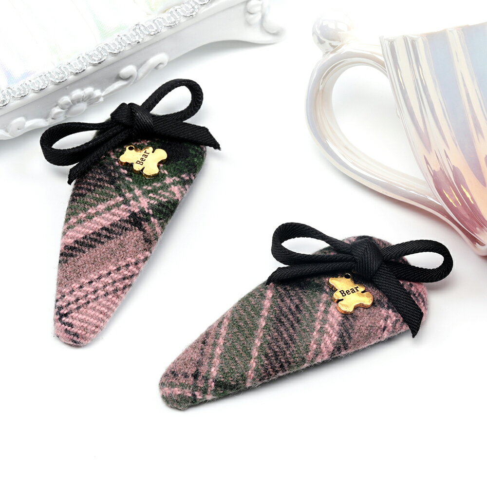 即日発送！ヘアクリップ 鉄製 チェック柄 リボン クマのチャーム付き 髪飾り 髪留め 約3×7.5cm（1ヶ）