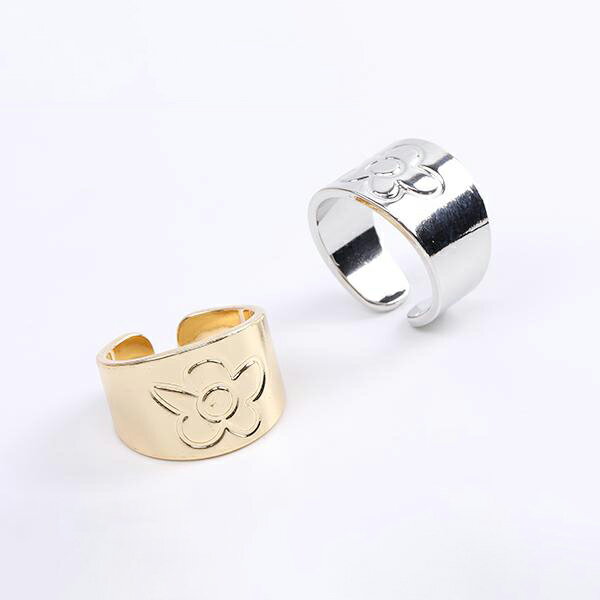 即日発送！高品質デザインリング 指輪 フラワー柄 幅約13mm（1ヶ）