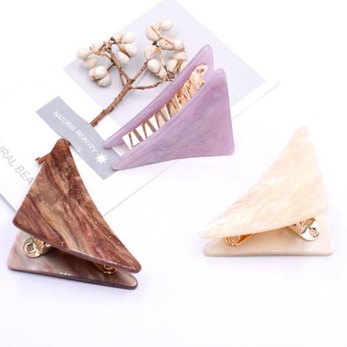 即日発送！バンスクリップ アクリル三角 ヘアアクセサリー ゴールドラメ入り※メール便不可