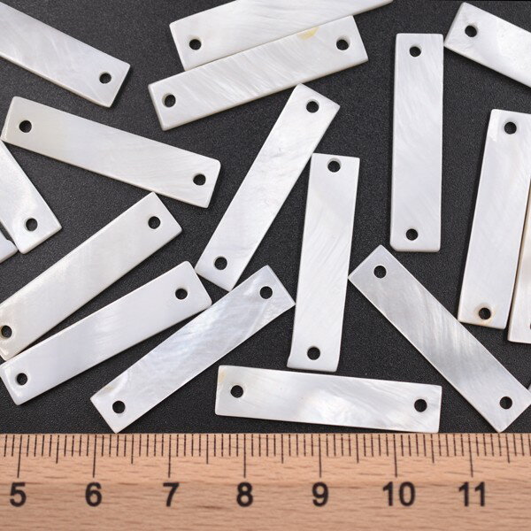 即日発送！上質シェルパーツ シェルコネクターパーツ 繋ぎパーツ 天然素材 貝殻パーツ 貝がら スリム長方形 2穴あり