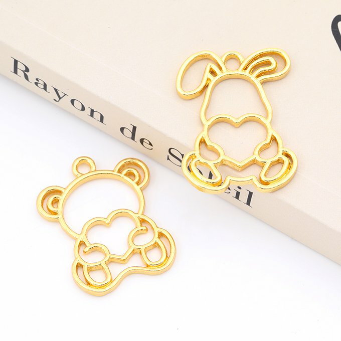 即日発送！レジンフレームチャーム 兎 クマ カン付き ゴールド