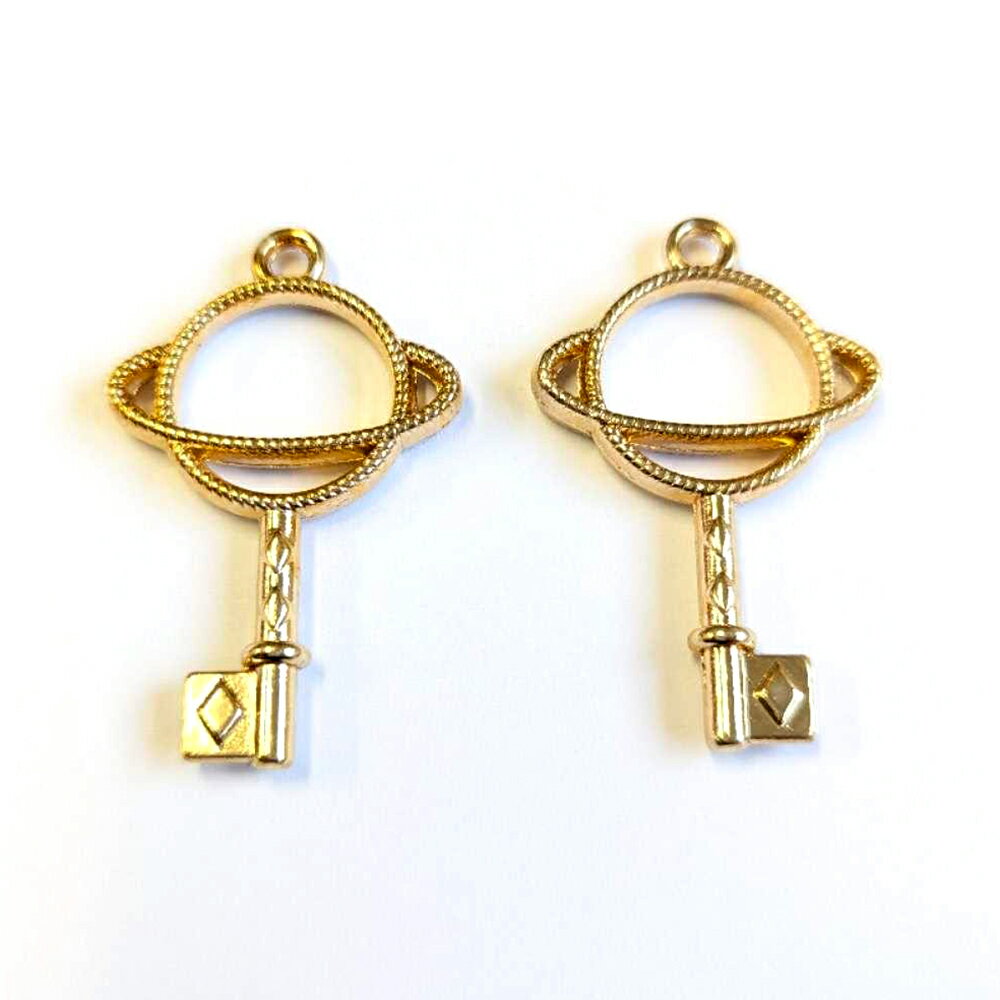 即日発送！レジン枠 鍵型 宇宙 　約20個　ゴールド　25×40mm