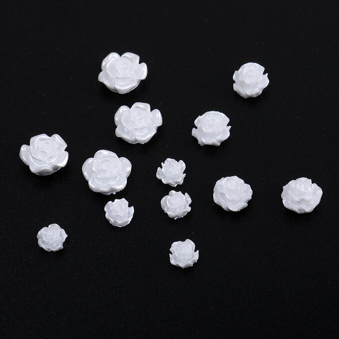 即日発送！ネイルパーツ 樹脂貼付けパーツ フラワー ホワイト