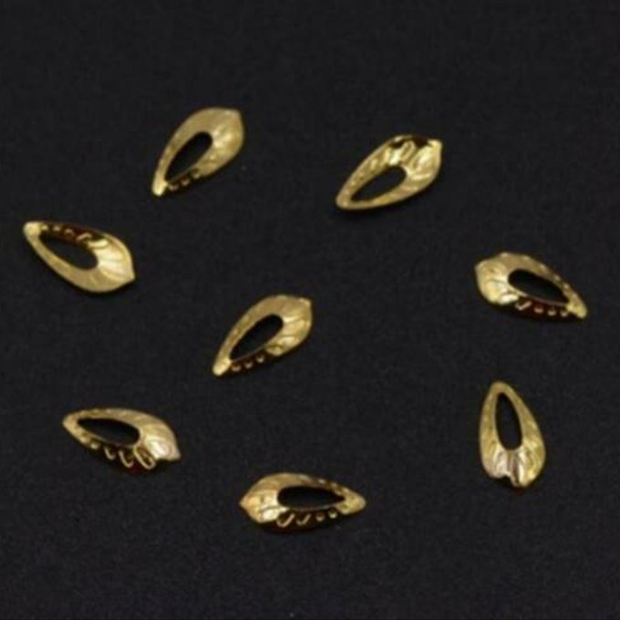 仕　様 サイズ約4×8mm材　質銅製 入　数 約480～500ヶ 注意事項 商品の一部には、生産過程上において、歪み・メッキムラ・色ムラ・サビ・多少の柄ずれなどある場合があります。ご返品とご交換は出来かねますので、予めご了承の上ご購入くださ...