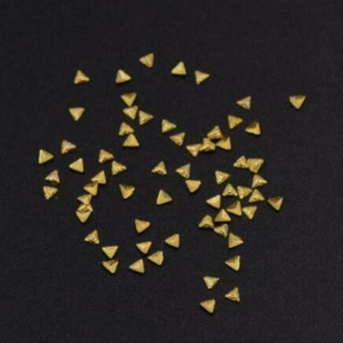 即日発送！ネイルパーツ メタルパーツ スクラブ 三角 2×2mm ゴールド【約480～500ヶ】