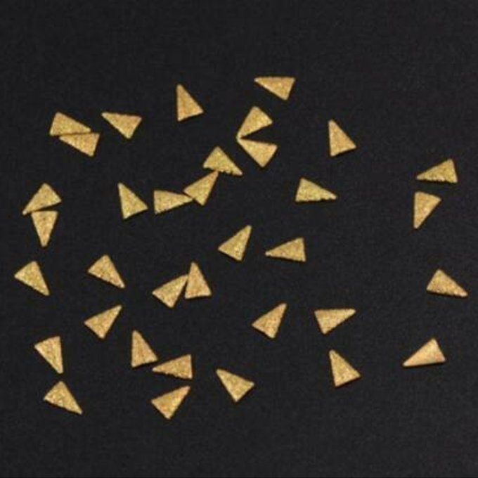 即日発送！ネイルパーツ メタルパーツ スクラブ 三角 3×4mm ゴールド【約480～500ヶ】