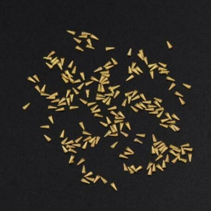 即日発送！ネイルパーツ メタルパーツ スクラブ 長三角 1×2.5mm ゴールド【約480～500ヶ】