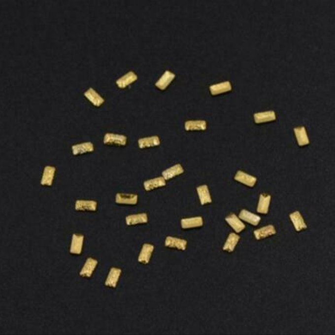 即日発送！ネイルパーツ メタルパーツ スクラブ 長方形 1.5×3mm ゴールド【約480～500ヶ】