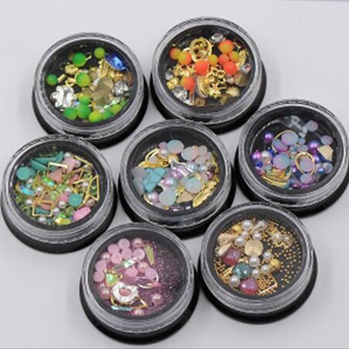 即日発送！激安！ネイル ジュエリーパーツ ビーズ チャーム ストーン アソートセット【1ケース】