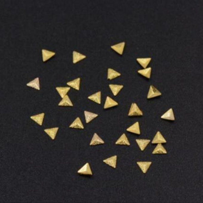 即日発送！ネイルパーツ メタルパーツ スクラブ 三角 3×3mm ゴールド【約480～500ヶ】