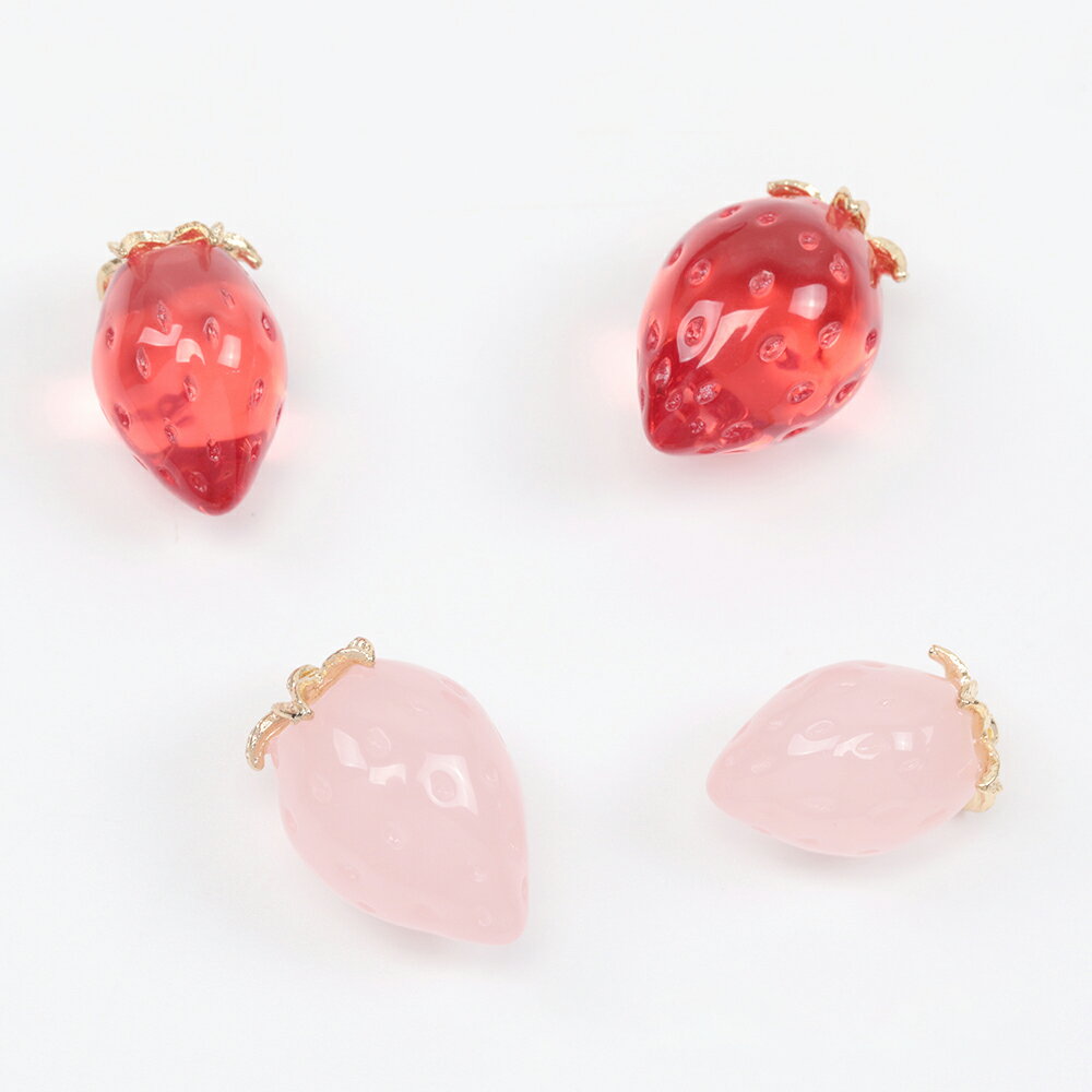 即日発送！いちごチャーム クリアカラー イチゴ 苺 ストロベリー 立体 いちごパーツ フルーツチャーム 1カン（4ヶ）