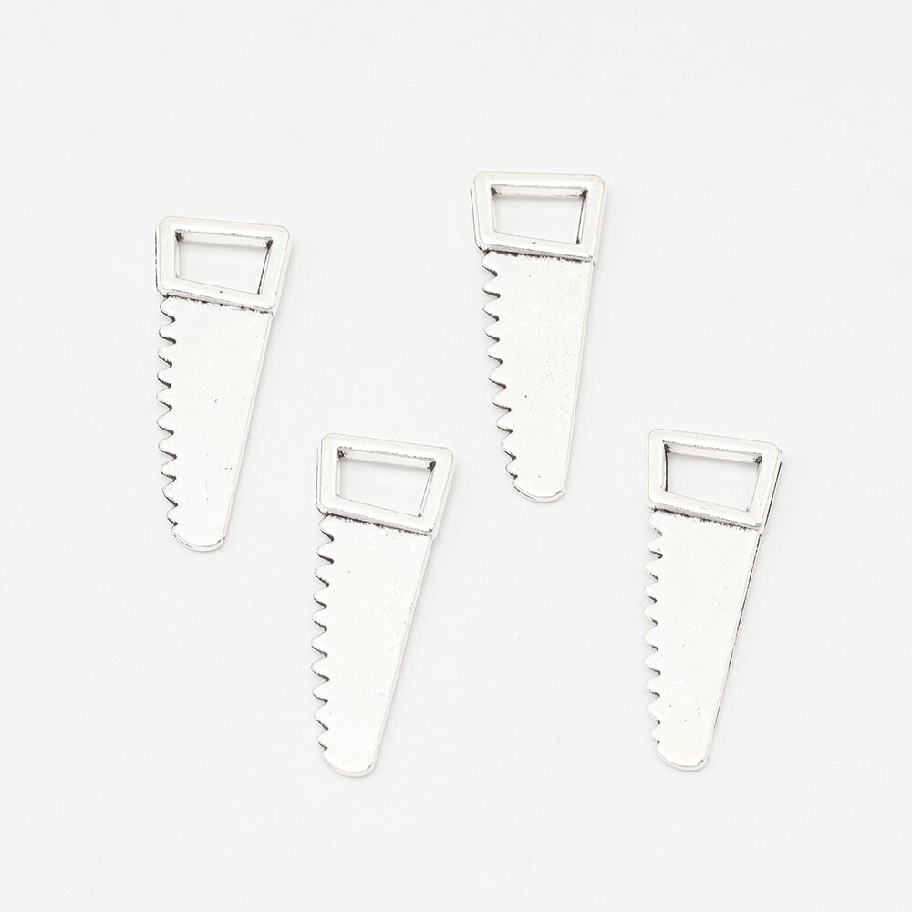 即日発送！銀古美チャーム アンティークシルバー メタルチャーム 工具チャーム ノコギリ カン付き（10..